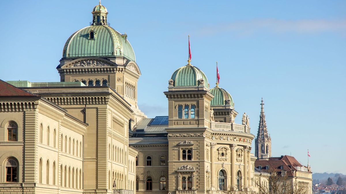 Švýcarsko pozastavuje export zbraní do USA kvůli válce s Íránem